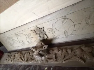 Piezas de madera tallada