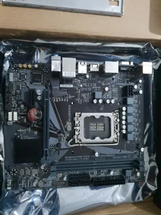 Gigabyte H610M S2H V3 Placa Base