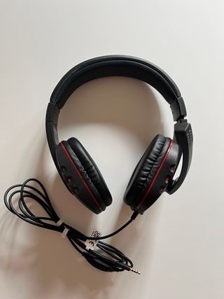 Xbox One S 1TB + 2 Mandos + 2 Juegos