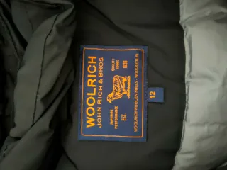 Giubbotto Woolrich Nero con Cappuccio e Pelliccia