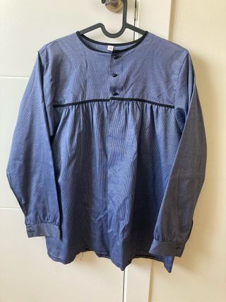 Blusón fallero azul con botones. Talla: 16