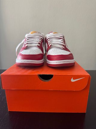 Nike Dunk Low Rojo y Blanco