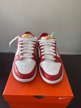 Nike Dunk Low Rojo y Blanco