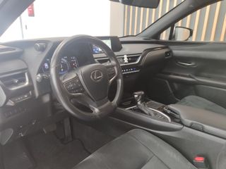 Lexus UX 2.0 250h Business 4WD Navigation
