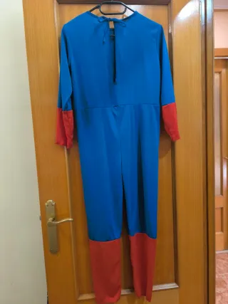 Disfraz superhéroe Talla L (11-14) solo el disfraz