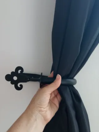 Coppia fermatenda neri in metallo