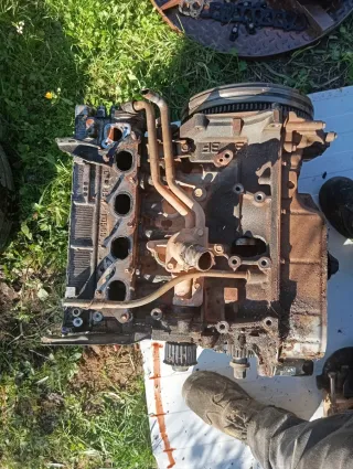 Motor Mitsubishi Montero IO Pinin 1.8,y un Bloque