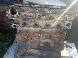 Motor Mitsubishi Montero IO Pinin 1.8,y un Bloque