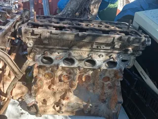 Motor Mitsubishi Montero IO Pinin 1.8,y un Bloque