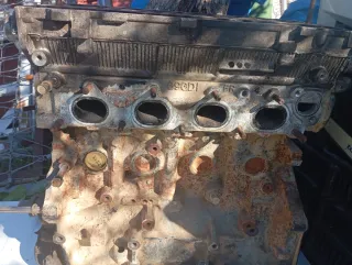 Motor Mitsubishi Montero IO Pinin 1.8,y un Bloque