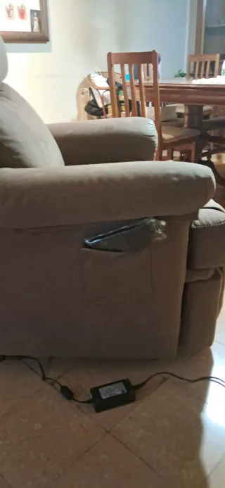 SILLON RELAX MOTOR + ELEVADOR. PERFECTO ESTADO.