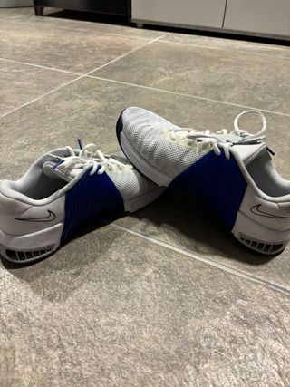 Nike Metcon 9 Hombre Azul y Blanco Usadas 1 día