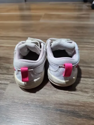 Zapatillas Nike Blancas Símbolo Rosa Talla 21