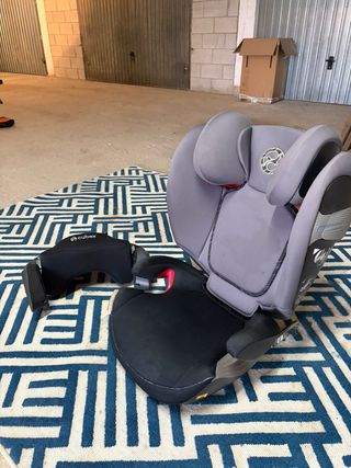 Silla coche Cybex gris y negra