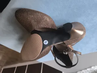 Zapatos de fiesta/baile latinos nuevos