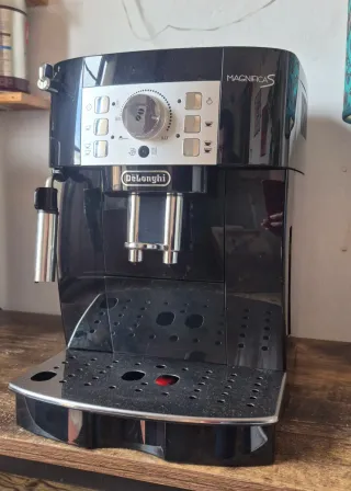 Cafetera DeLonghi Magnífica S Automática