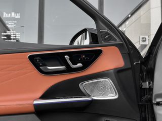 Mercedes-Benz C300e 2023