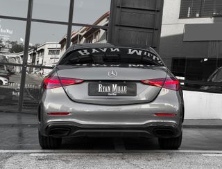 Mercedes-Benz C300e 2023