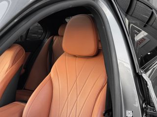 Mercedes-Benz C300e 2023