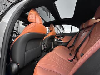 Mercedes-Benz C300e 2023