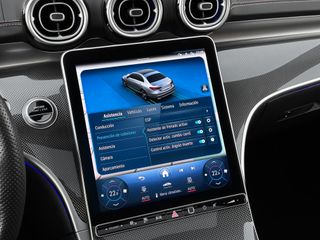 Mercedes-Benz C300e 2023