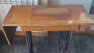 3 máquinas de coser vintage Made in Spain