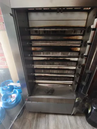 Asador de pollos profesional