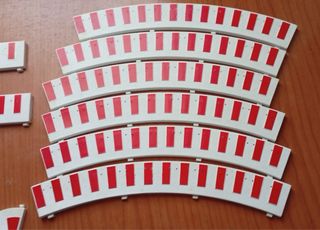 24 pianos Blancos y rojos de Scalextric