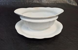 Salsera de porcelana china. C-24