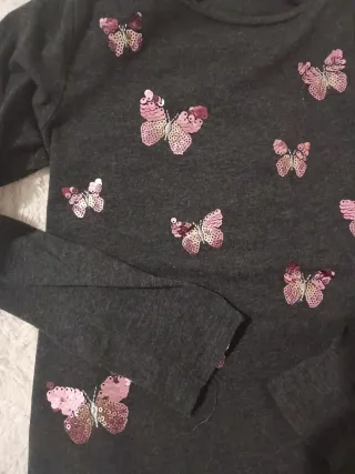 Camiseta HyM mariposas 7/8 años