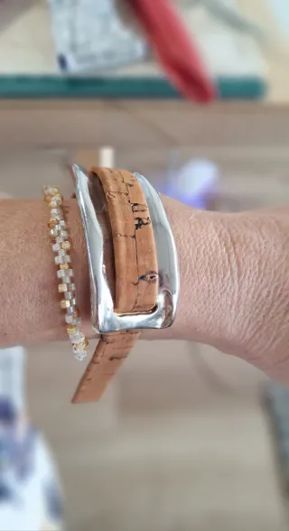 Pulseras hechas a mano con abalorios