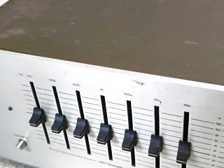 Rotel RE-700 Ecualizador Gráfico Estéreo