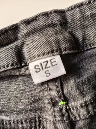 Pantalón corto gris talla S