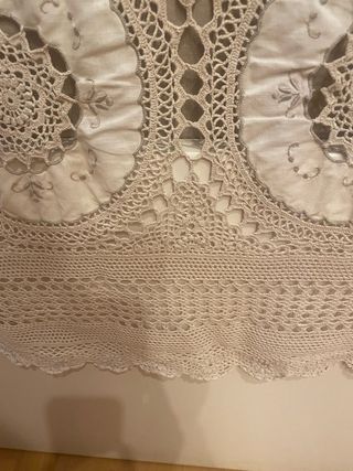 Colcha artesanal beige