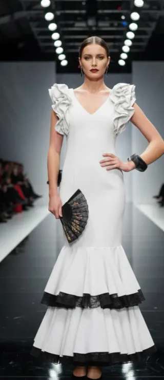 Vestido Flamenco Blanco con detalles negros...