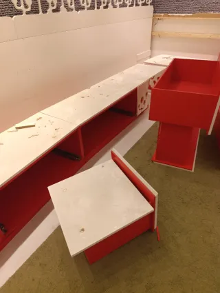 Mobiliario Comercio Cajoneras Rojo Blanco