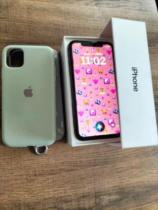 iPhone 11 128GB Negro + Fundas