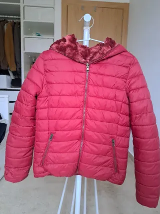 Anorak reversible granate con capucha