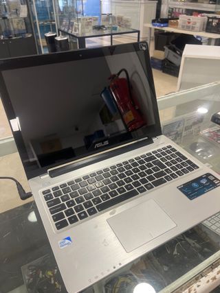 Portátil Asus 550c