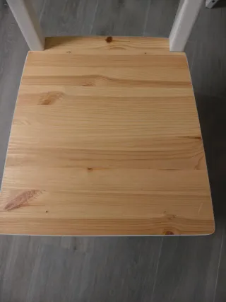 Sillas de comedor de madera (20€ cada una)