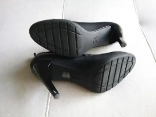 Botines negros de tacón de Calvin Klein
