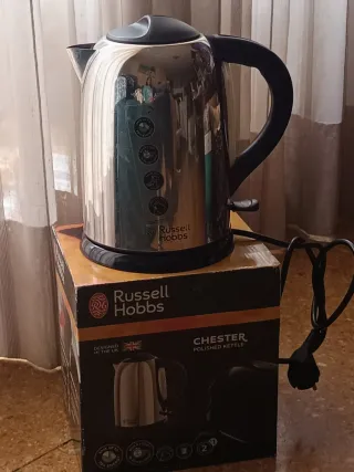 Hervidor de agua Russell Hobbs Chester