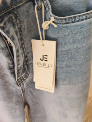 Pantalón vaquero sin estrenar con etiqueta