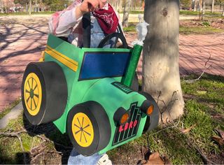 Disfraz Tractor Reciclado