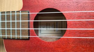 Ukelele Ortega RUFIRE-CE + funda dura