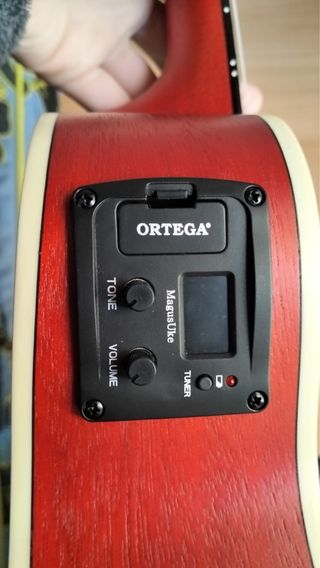 Ukelele Ortega RUFIRE-CE + funda dura