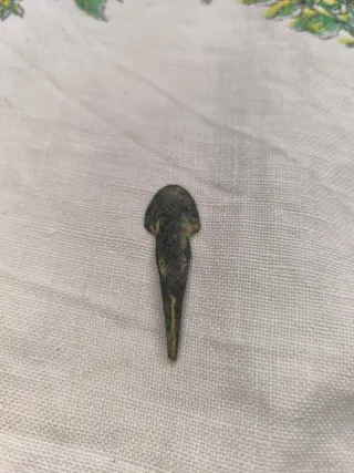 Punta de flecha romana antigua