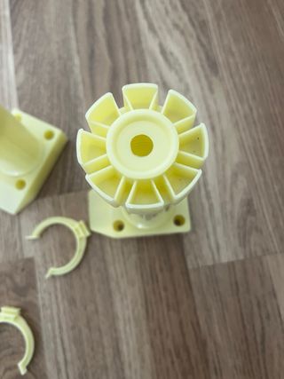 Patas Niveladoras Muebles (4uds) + Clips