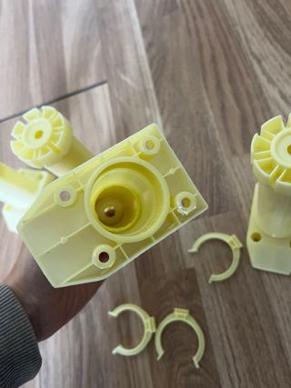 Patas Niveladoras Muebles (4uds) + Clips