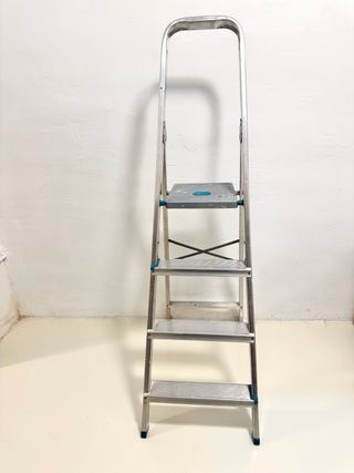 Escalera aluminio tijera 4 peldaños ALTIPESA